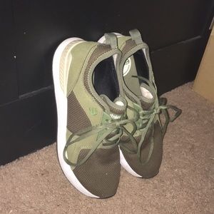 Etnies kaki sneakers